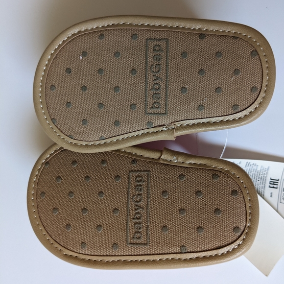 Baby Gap Tie Dye Sandals - Picture 5 of 5